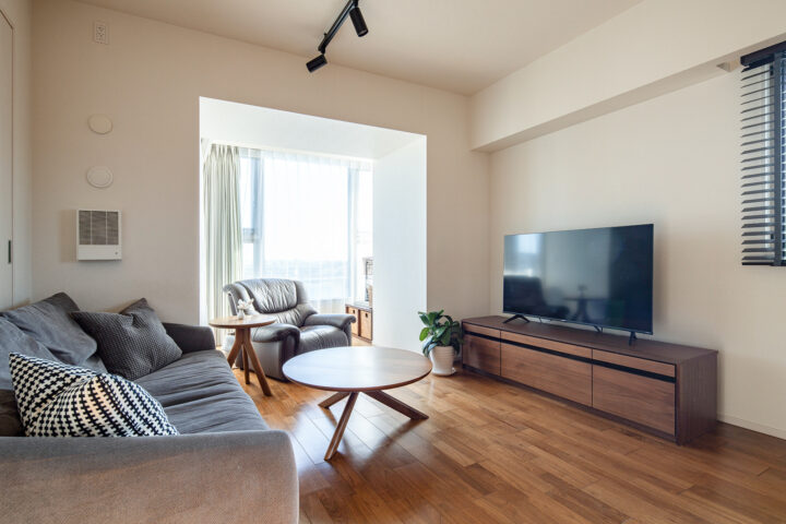 くつろげるリビングダイニングと書斎 | インテリアコーディネート依頼